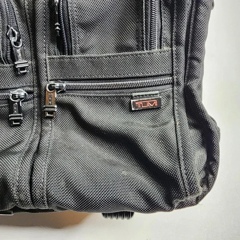 TUMI Alpha Deluxe Wheel Rolling Expandable Laptop Briefcase Carry On Bag‎